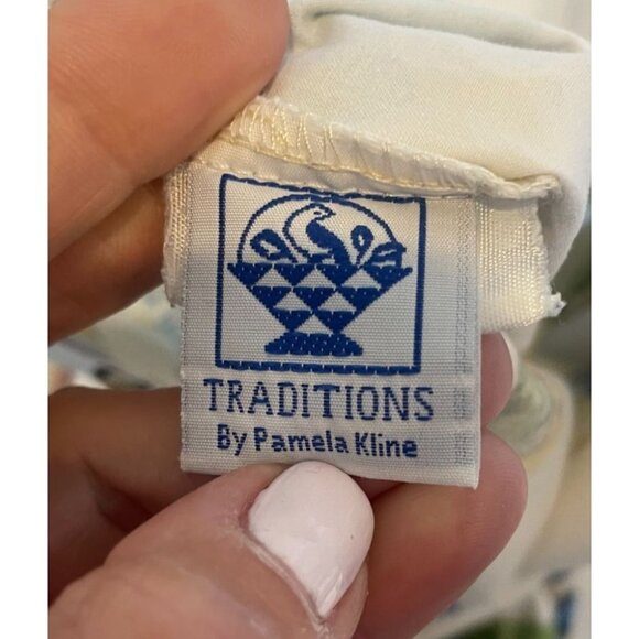 Set of 2 Vintage Traditions Pamela Kline Football Standard Sized Pillowcases - Picture 9 of 10